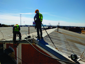Servicios de mantenimiento a cubiertas metálicas